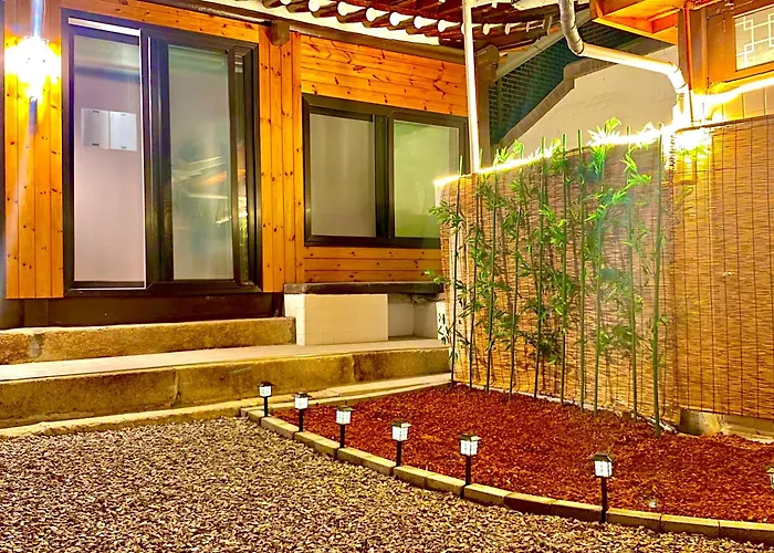 Hanok Bomoon *